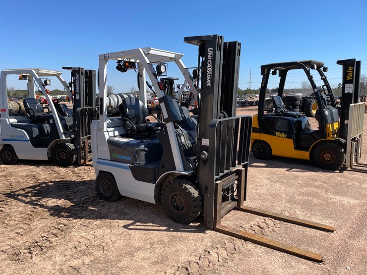 #1136-•-unicarriers-lp-forklift-image-6