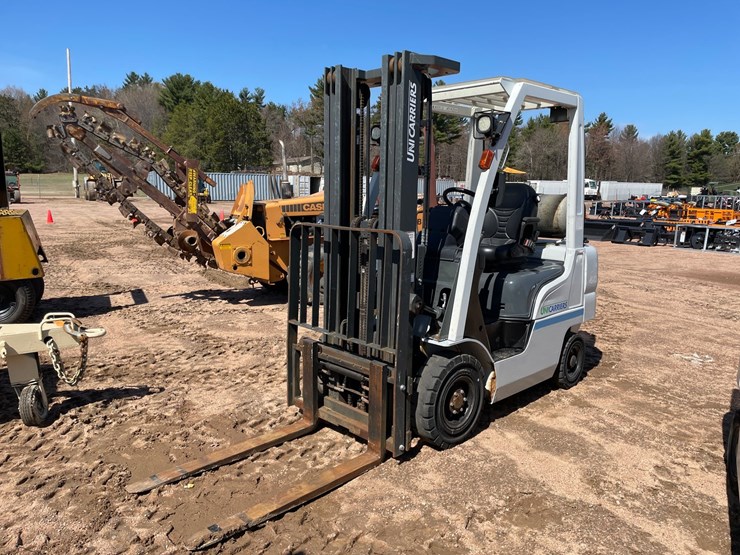 #1133-•-unicarriers-lp-forklift-image-1