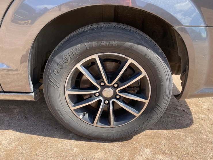 2017-dodge-grand-caravan-image-19