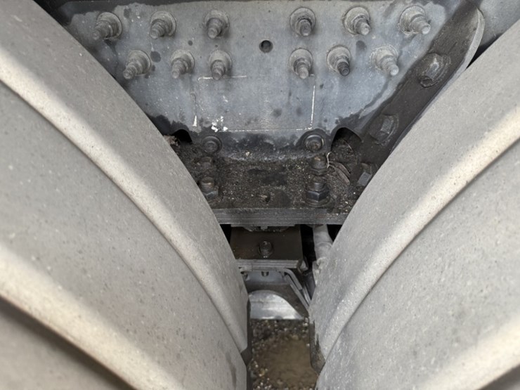 2013-international-7600-image-21