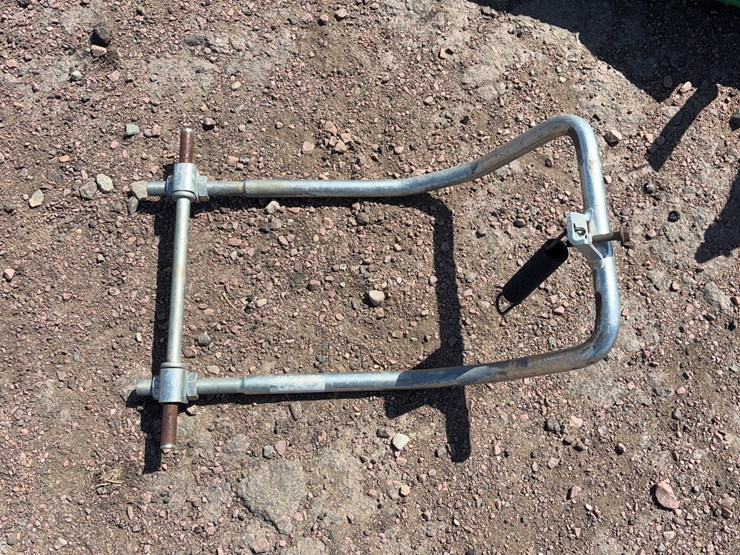 john-deere-60d-image-7