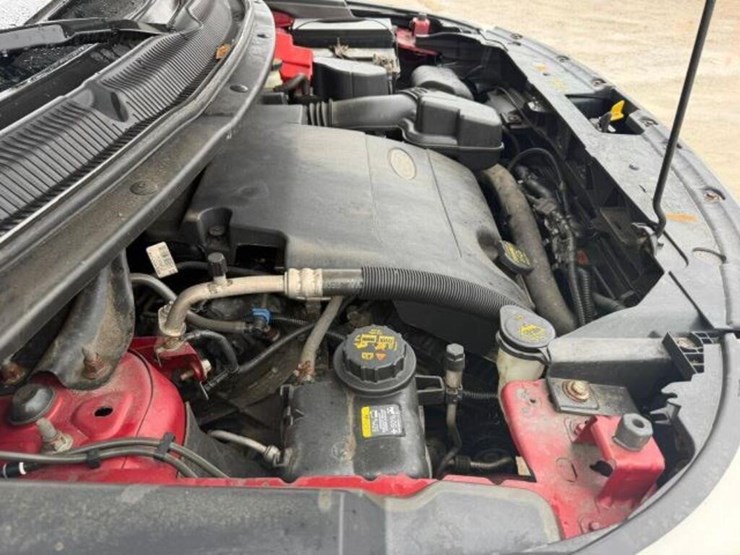 2013-ford-explorer-image-30