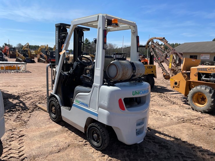 #1133-•-unicarriers-lp-forklift-image-2