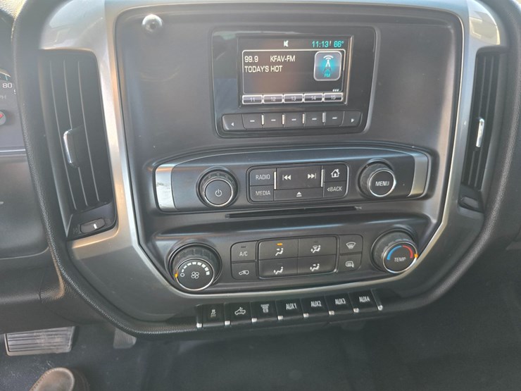 2015-chevrolet-silverado-3500-image-31