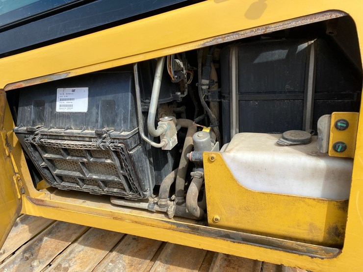 2016-caterpillar-d5k2-lgp-image-41