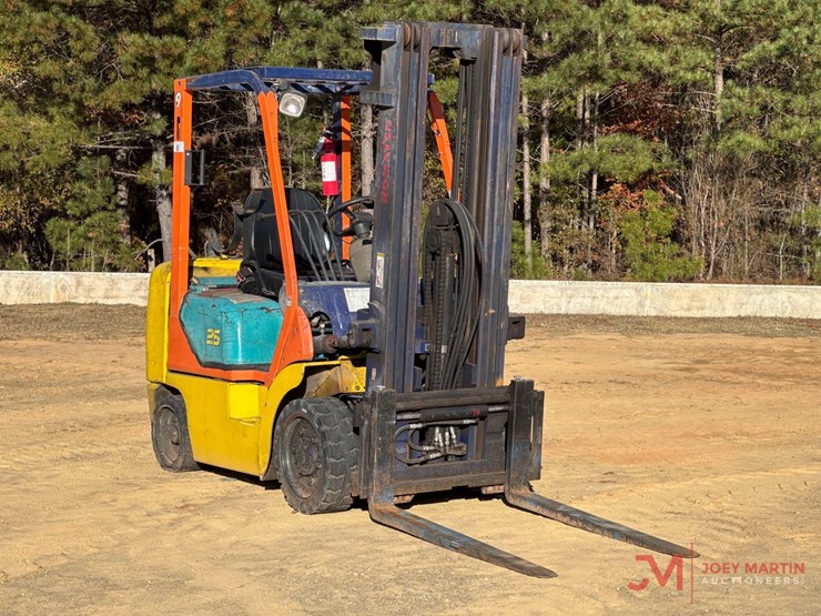 komatsu-fg25t-12-image-1