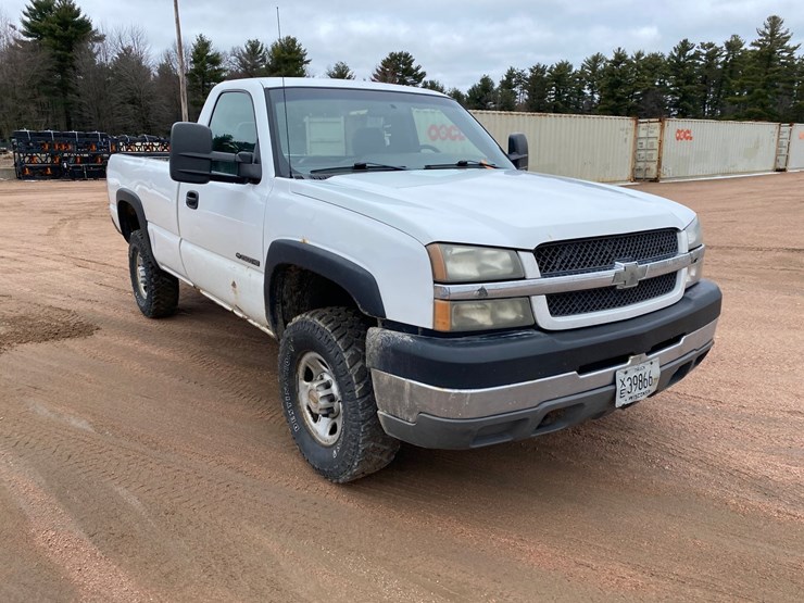 2004-chevrolet-2500-image-3