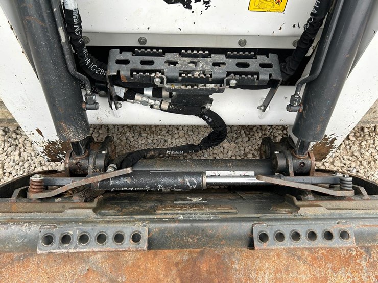 2024-bobcat-t770-image-10