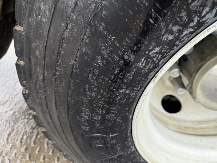 2015-kenworth-t440-image-21