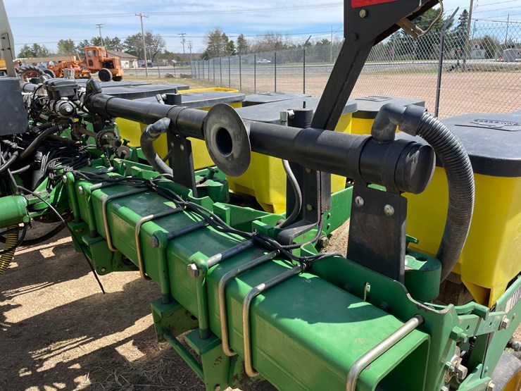 john-deere-7200-image-42