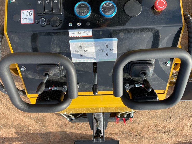 #1155-•-agt-mx-mrt14-tracked-stand-on-mini-skid-steer-image-18