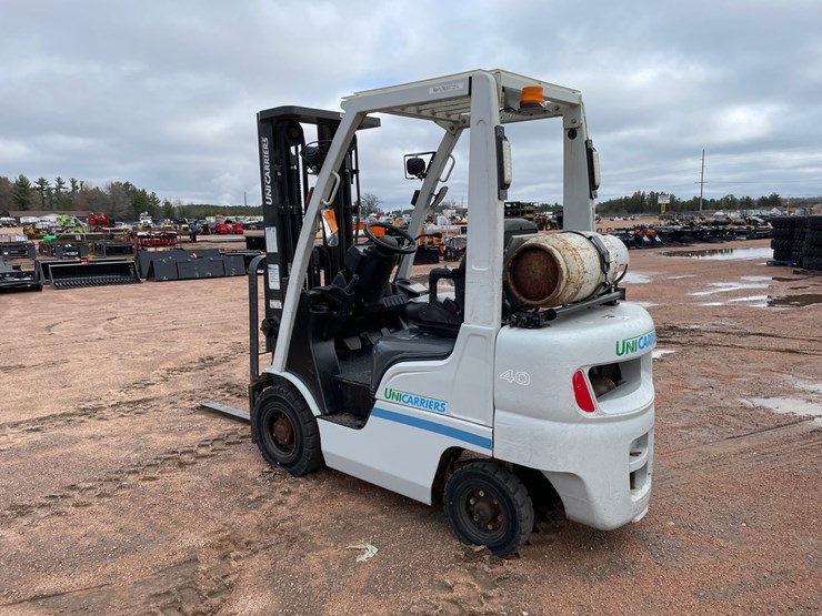 #1162-•-unicarriers-3,450-lbs-lp-forklift-image-3