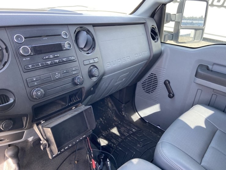 2014-ford-f250-xl-image-16