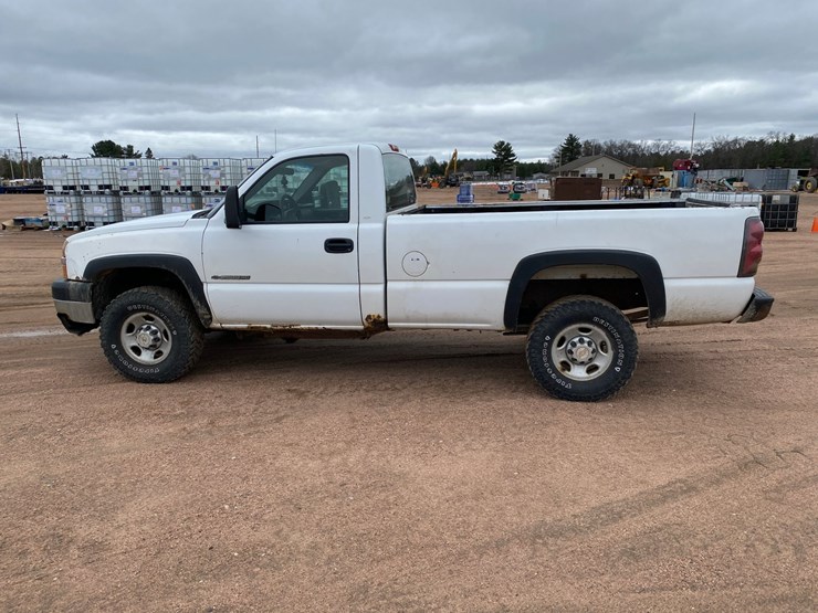 2004-chevrolet-2500-image-12