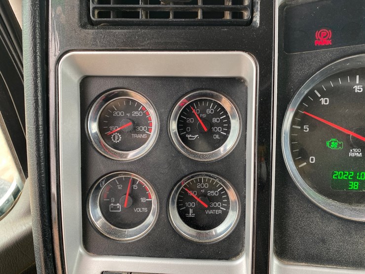 2015-kenworth-t800-image-49