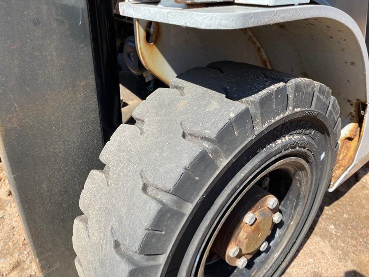 #1133-•-unicarriers-lp-forklift-image-39