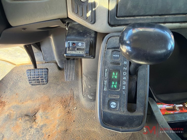 2008-international-7400-image-40