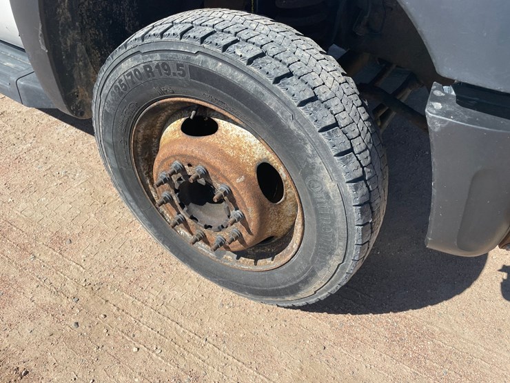 2012-ford-f550-image-14