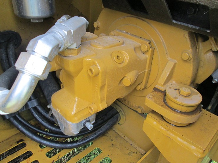 caterpillar-305.5-image-22