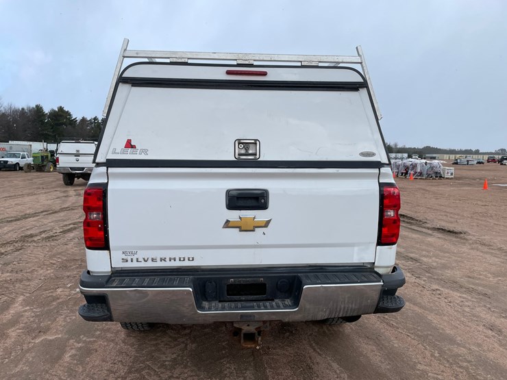 2015-chevrolet-silverado-2500-image-4