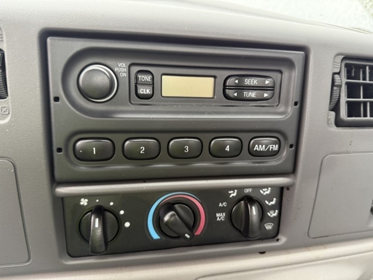 2000-ford-f450-image-26