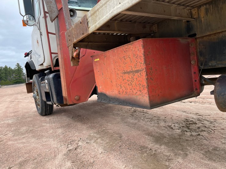 1990-mack-dm690s-image-20