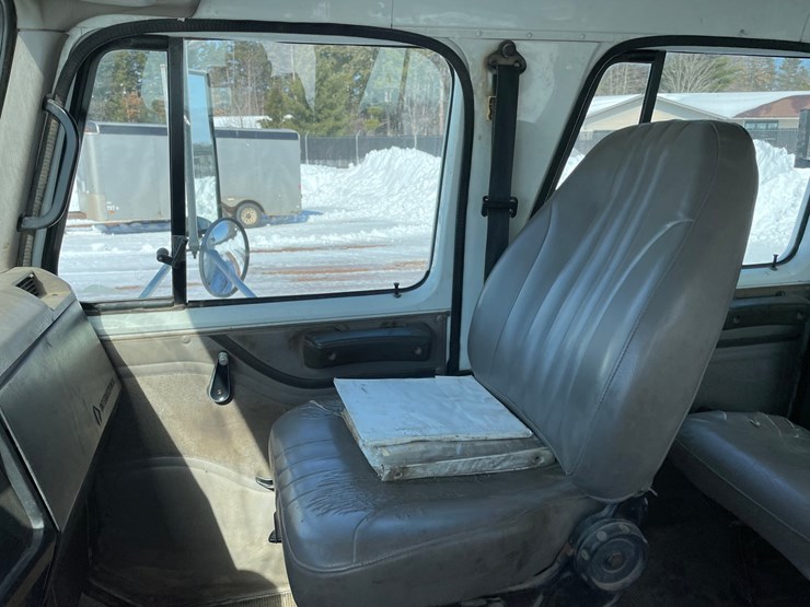 2000-international-4700-image-40