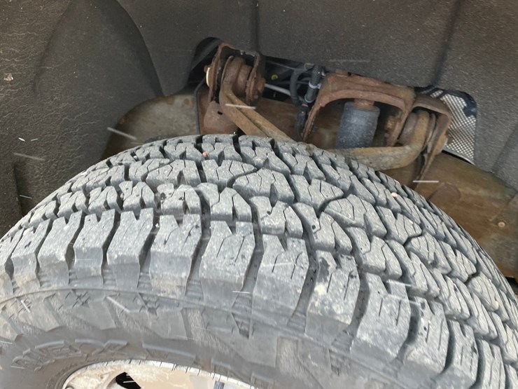 2015-chevrolet-silverado-2500-image-30