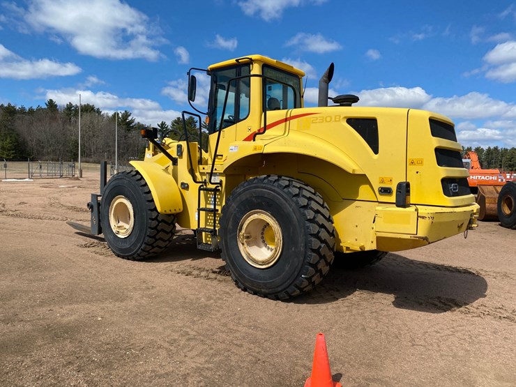 2005-new-holland-lw230b-image-11