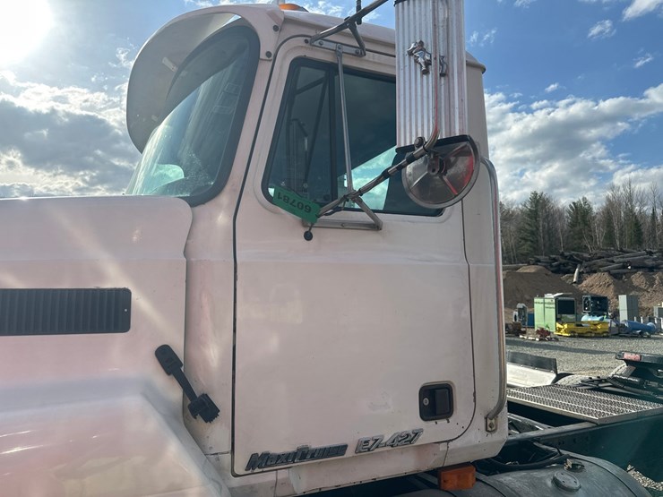 2002-mack-ch613-image-12