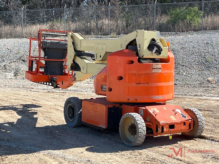 2020-jlg-e400a-image-1