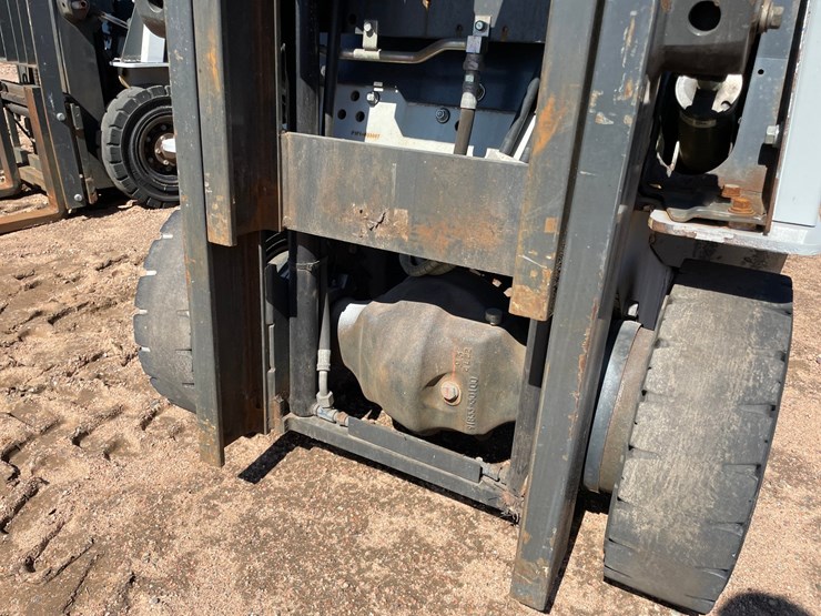 #1134-•-unicarriers-lp-forklift-image-21