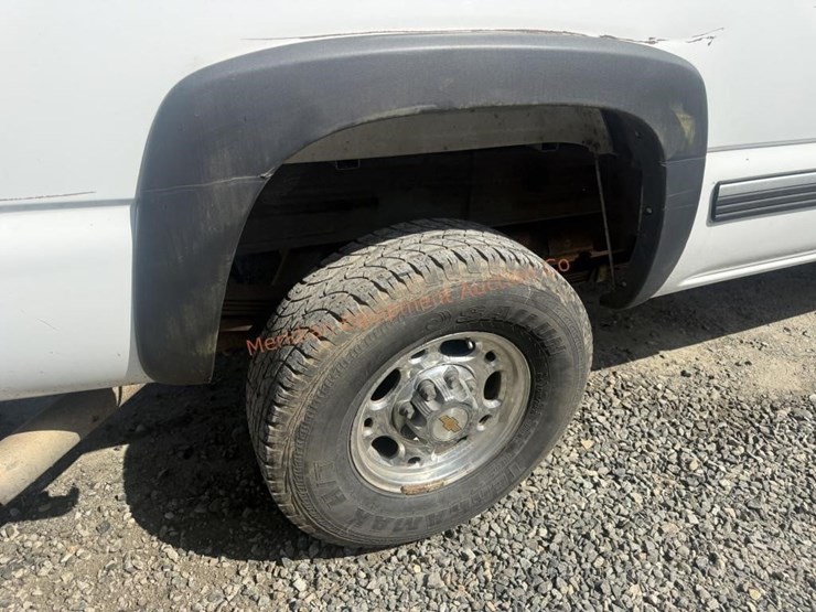 2001-chevrolet-silverado-2500-image-18