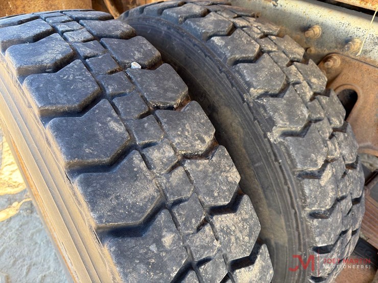 2008-international-7400-image-22