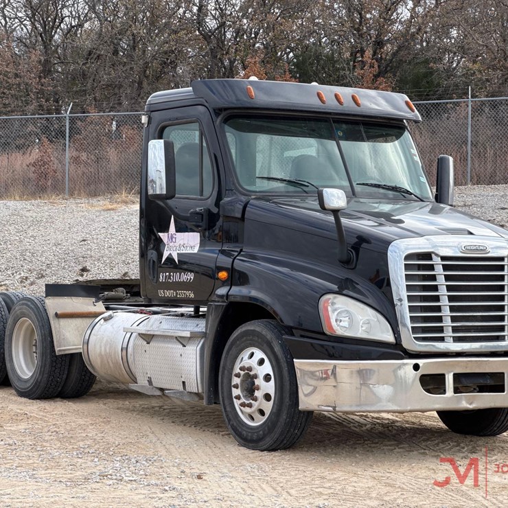 2015 FREIGHTLINER DAY CAB TRUCK TRACTOR