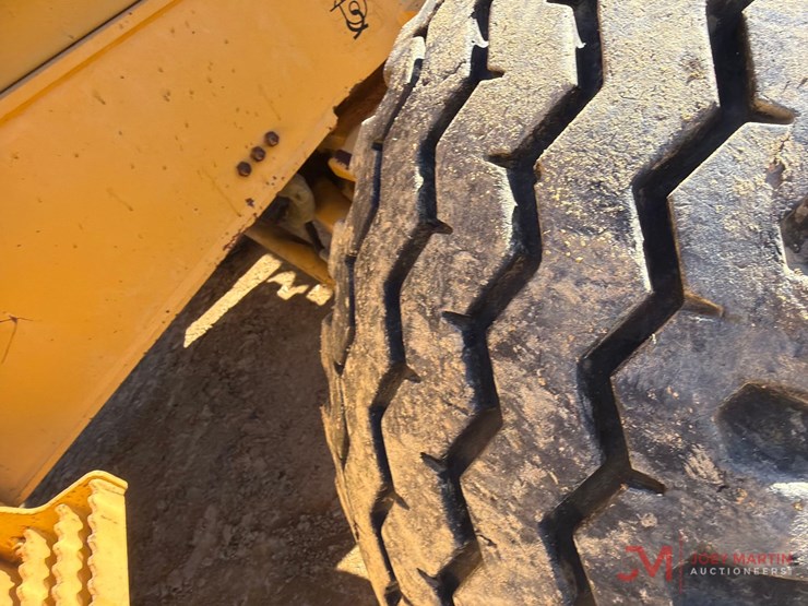 1999-deere-410e-image-16