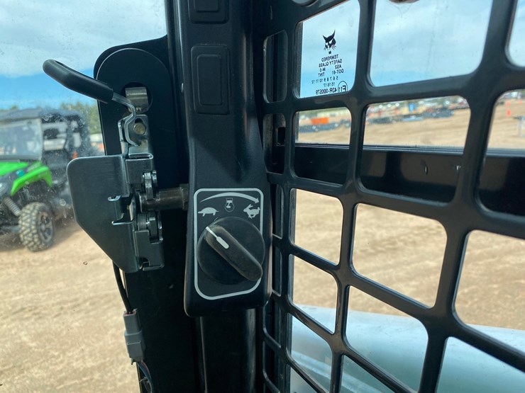2014-bobcat-s590-image-33