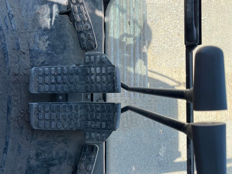 2019-john-deere-6-image-28