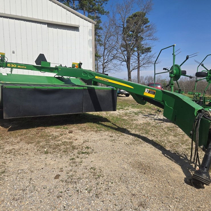 JOHN DEERE 630