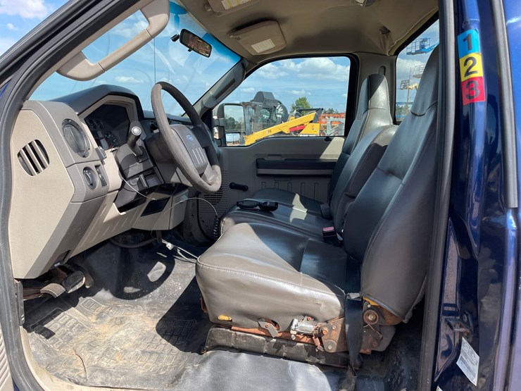 2009-ford-f250-xl-image-43