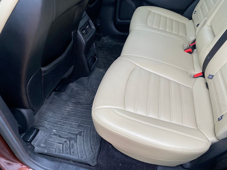 2015-ford-edge-sel-image-27