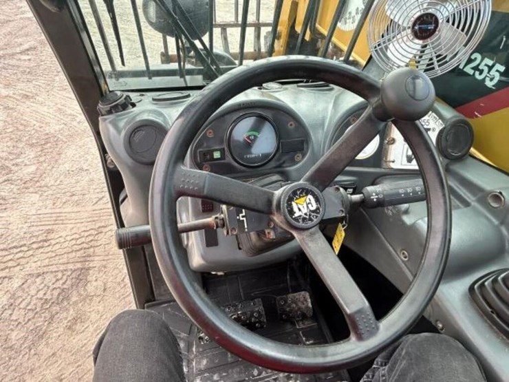 2012-caterpillar-th255-image-21