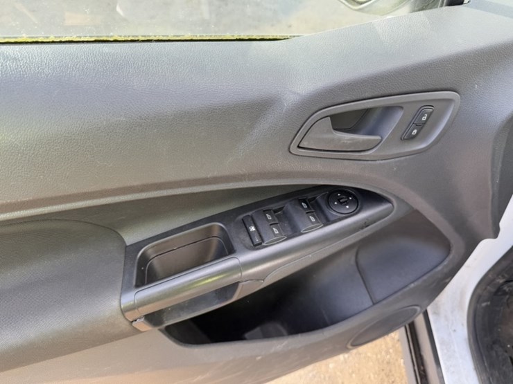 2016-ford-transit-connect-image-24