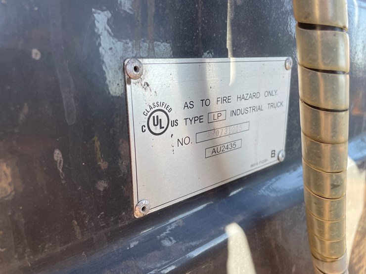 #1136-•-unicarriers-lp-forklift-image-26