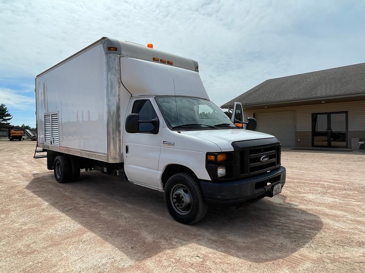 2009-ford-e450-image-3