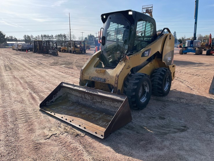 caterpillar-246c-image-1