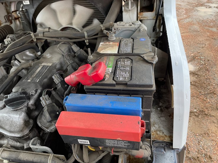 #1165-•-unicarriers-3,450-lbs-lp-forklift-image-32