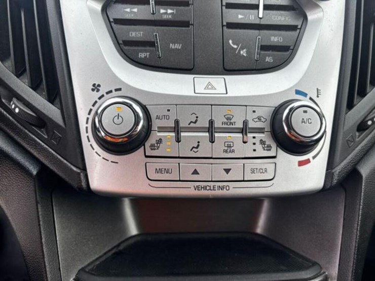 2017-chevrolet-equinox-image-29