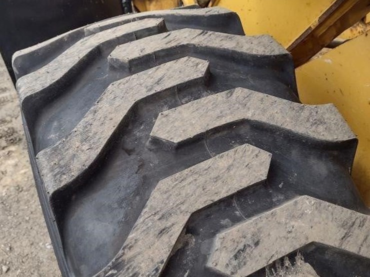 deere-328-image-12