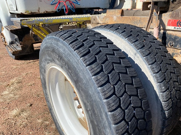 1993-international-8100-image-9